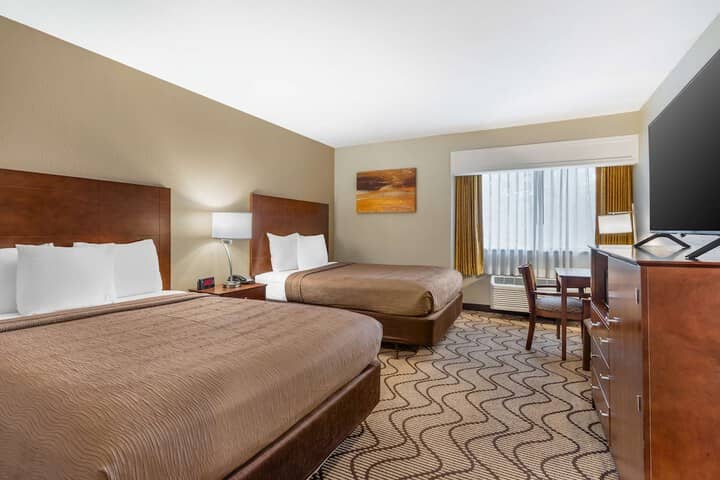 Room 8 of 40