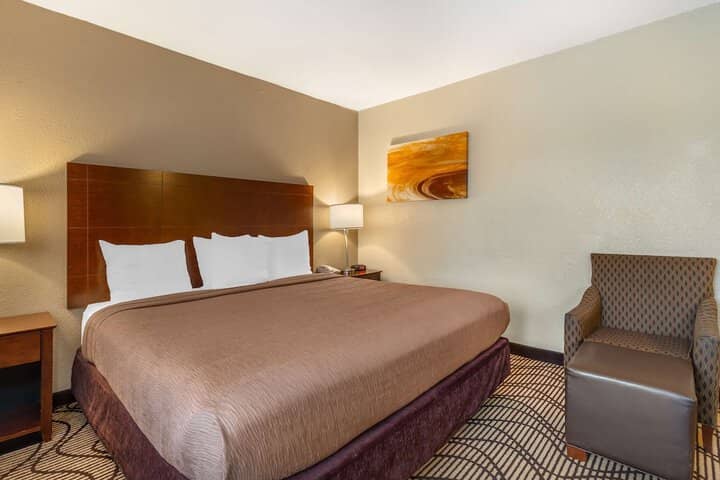 Room 14 of 40