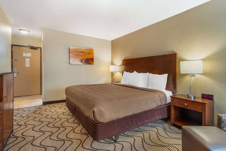 Room 21 of 40